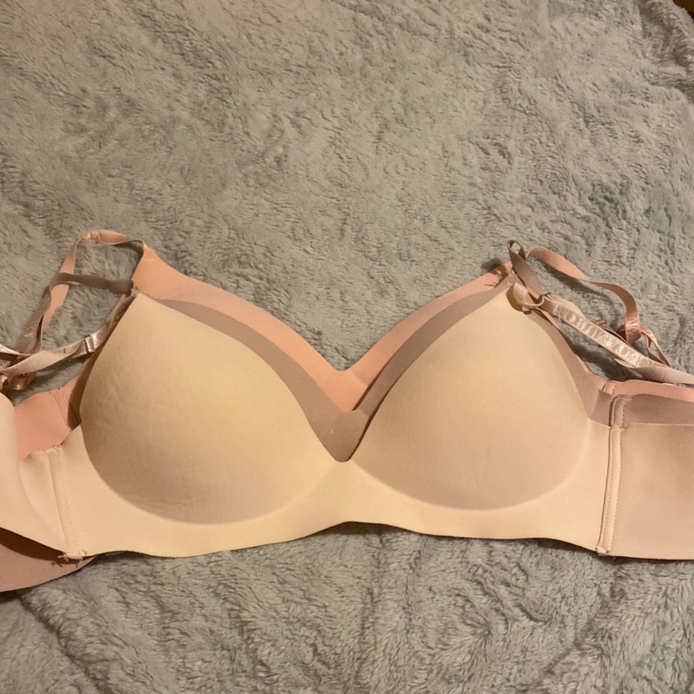 VINCE CAMUTO 34B BRAS
